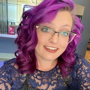 Meet your Posher, Elizabeth